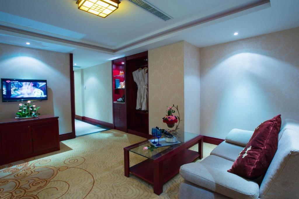 Feicheng Blossom Hotel Extérieur photo