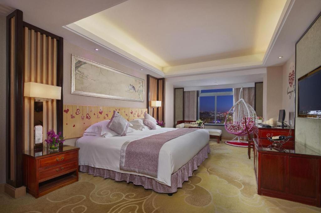 Feicheng Blossom Hotel Extérieur photo