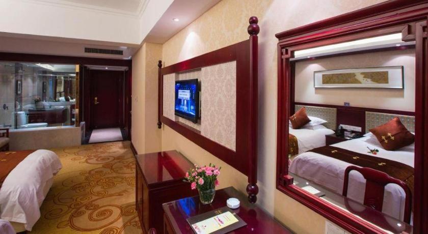 Feicheng Blossom Hotel Extérieur photo