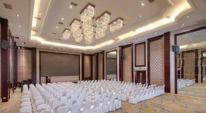 Feicheng Blossom Hotel Extérieur photo