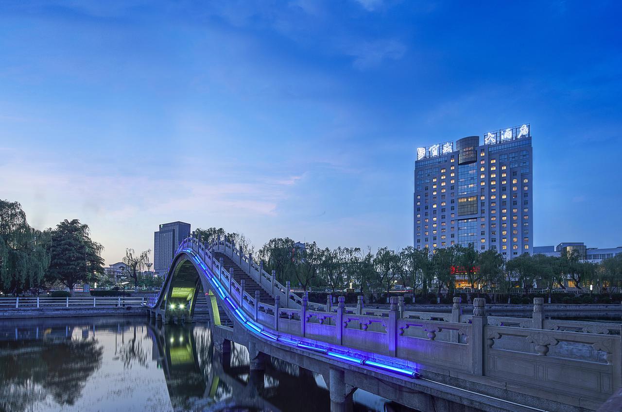 Feicheng Blossom Hotel Extérieur photo